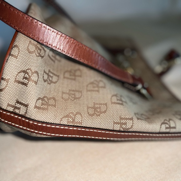 Signature Logo Bucket Handbag - Picture 6 of 9